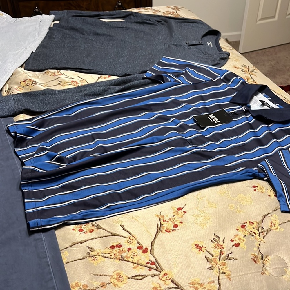 A bundle - Picture 2 of 11